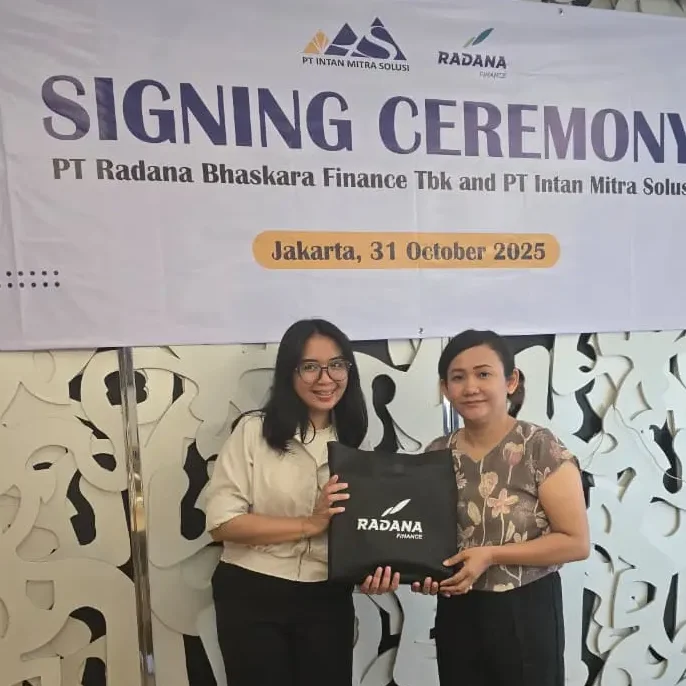 PT Intan Mitra Solusi Resmi Terima Fasilitas Leasing dari PT Radana Bhaskara Finance Tbk 2 WhatsApp Image 2025 12 10 at 15.00.38 edited